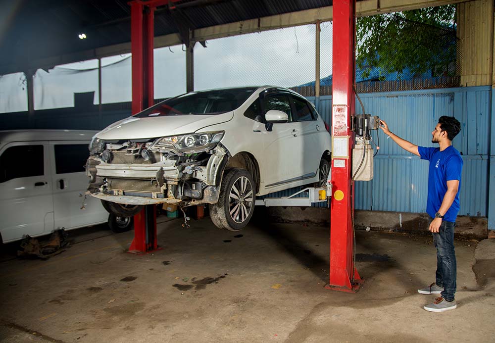 Auto Repair in Progress at Mr. Paint Auto